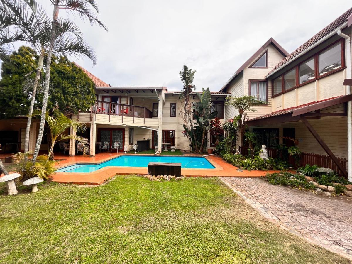 Hotel The Wood House Empangeni Exterior foto