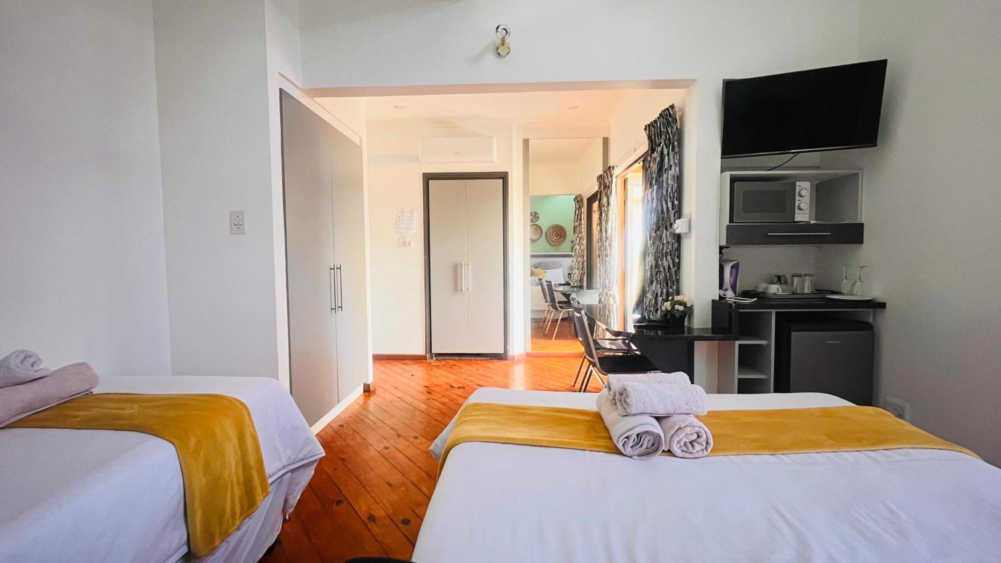 Hotel The Wood House Empangeni Exterior foto