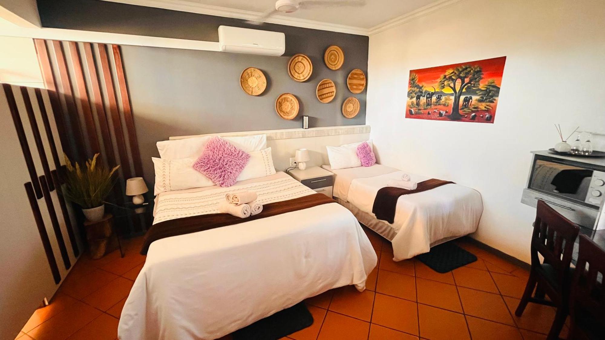 Hotel The Wood House Empangeni Exterior foto