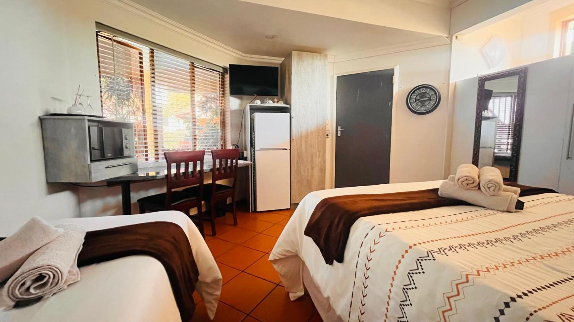 Hotel The Wood House Empangeni Exterior foto